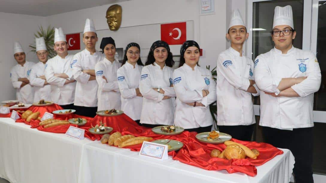 Uluslararası İstanbul Mutfak Günleri ve Gastronomi Festivali'nde Bolu İzzet Baysal Abant MTAL Öğrencilerimizden Büyük Başarı