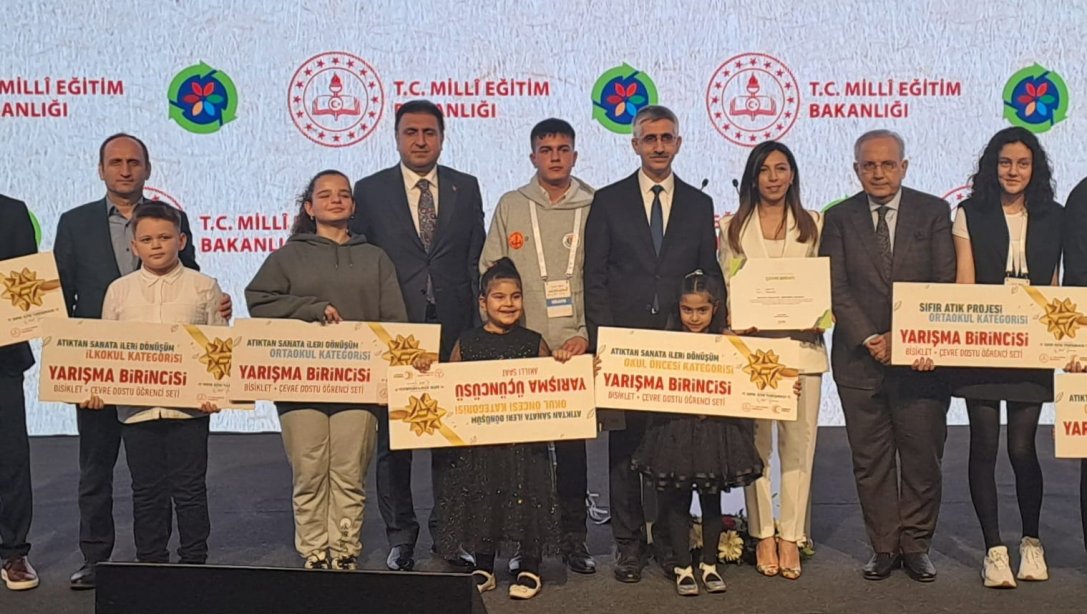 Öğrencimiz, ''Sıfır Atık Projesi'' Yarışmasında İlimize Türkiye Birinciliği Kazandırdı