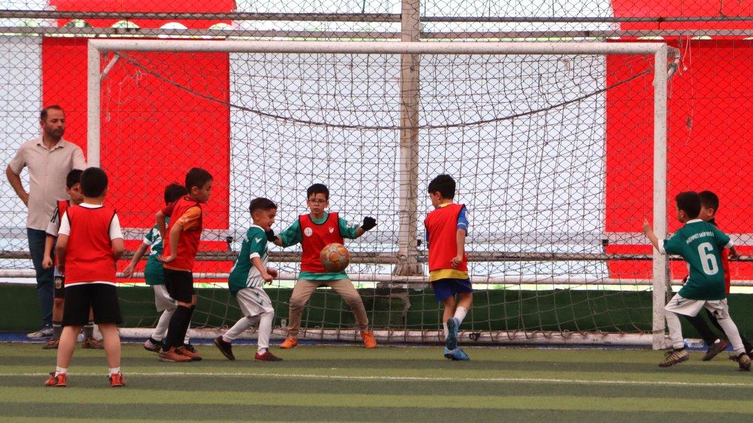 ''23 Nisan Minikler Futbol Şenliği'' Tamamlandı