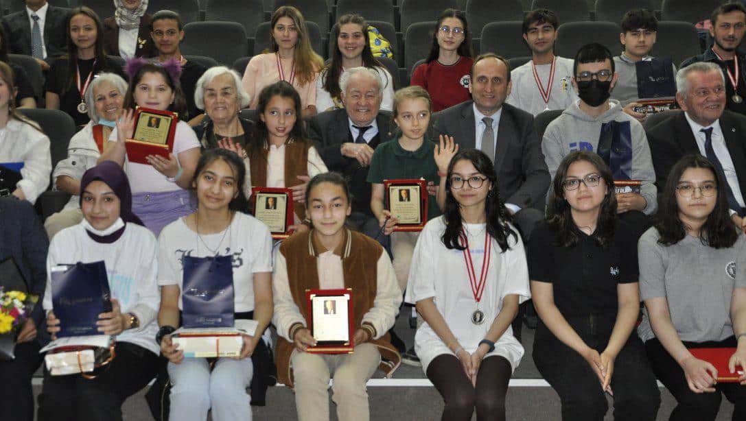 ''İzzet Baysal ve Bolu'' Temalı Yarışmaların Ödül Töreni
