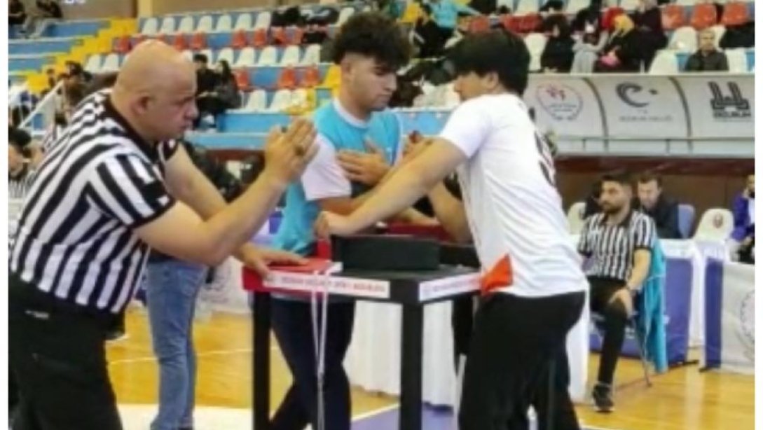 Öğrencimizden, Bilek Güreşi Gençler B Türkiye Şampiyonasında Beşincilik