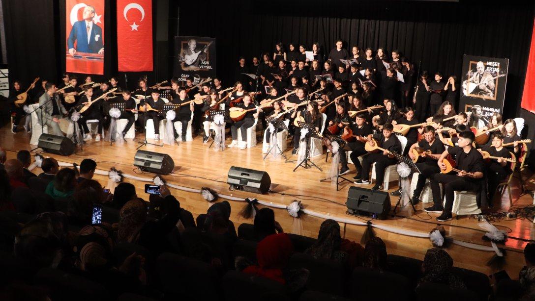 Atatürk Ortaokulu Öğrencilerinden ''Türkülerimiz Genç Ozanlara Emanet'' Konseri