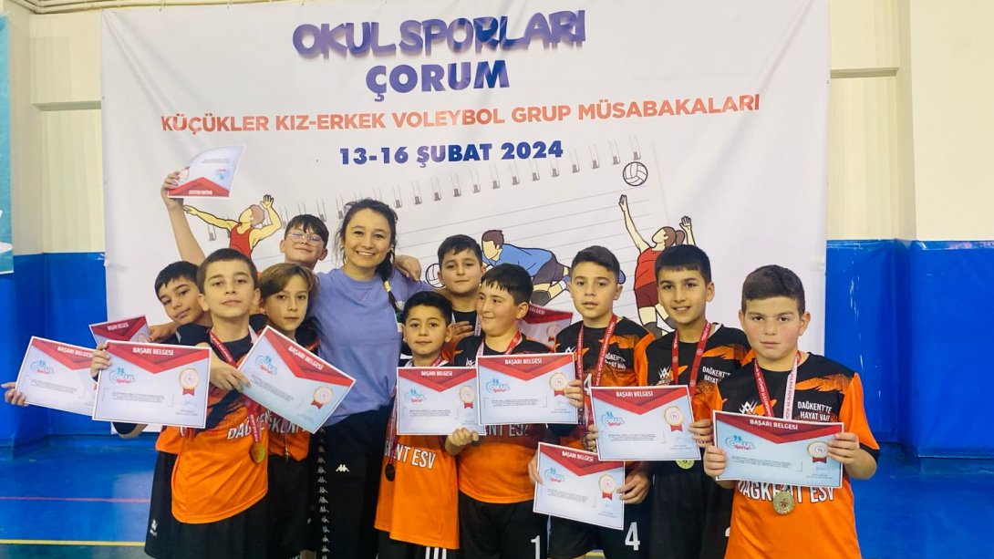 Dağkent Kıroğlu Eğitim ve Sağlık Vakfı Ortaokulumuz Küçük Erkekler Voleybol Türkiye Şampiyonası Yarı Final Müsabakalarında İlimizi Temsil Edecek