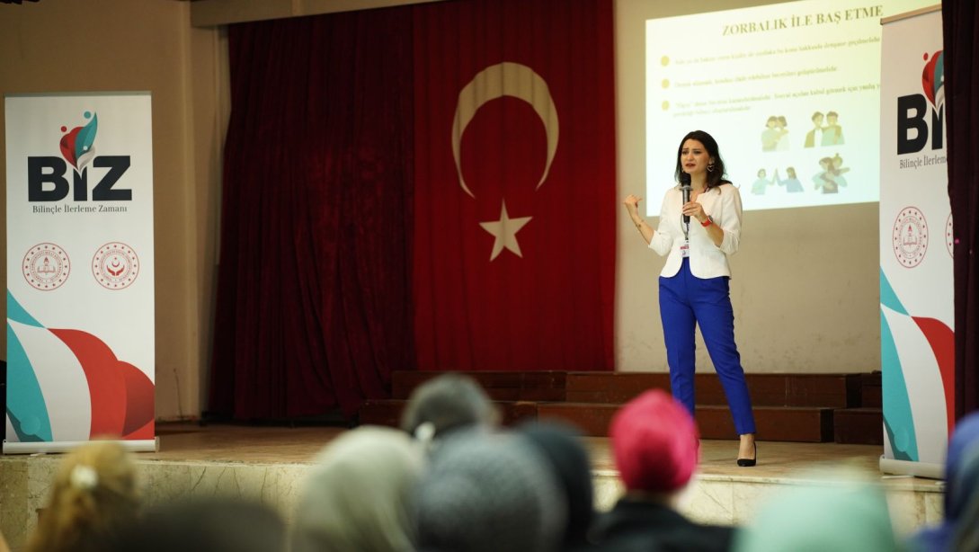 ''Bilinçli İlerleme Zamanı (BİZ) Projesi'' Kapsamında Öğrenci ve Velilerimize Eğitim Verildi