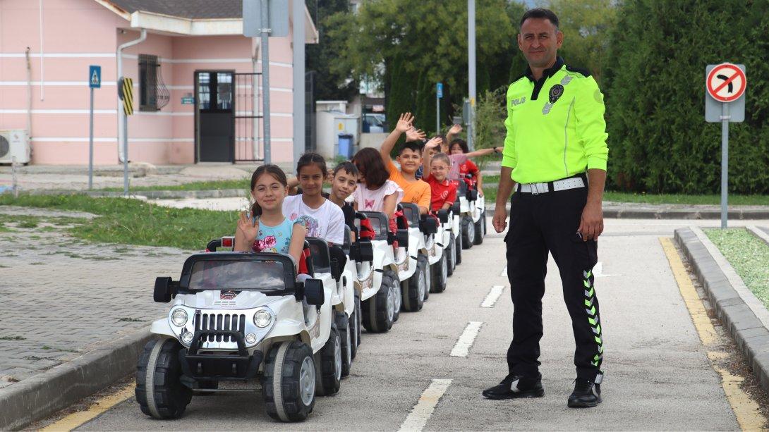 Öğrencilerimizin, Trafik Eğitimleri Devam Ediyor