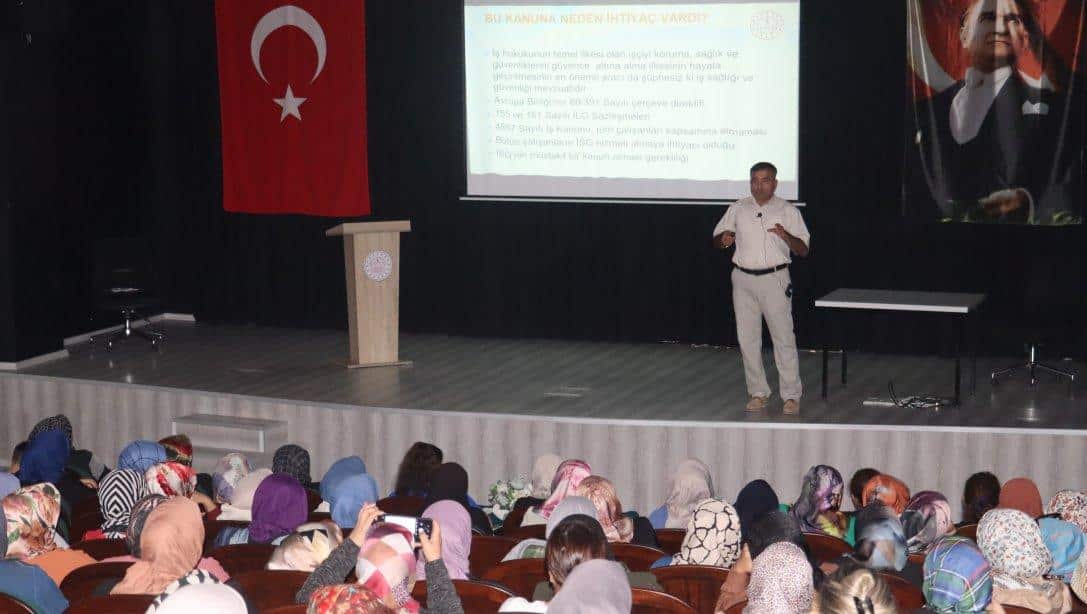  İŞKUR İşgücü Uyum Programı (İUP) Kapsamında Okullarımızda Görevlendirilen Temizlik Personeline Seminer Verildi