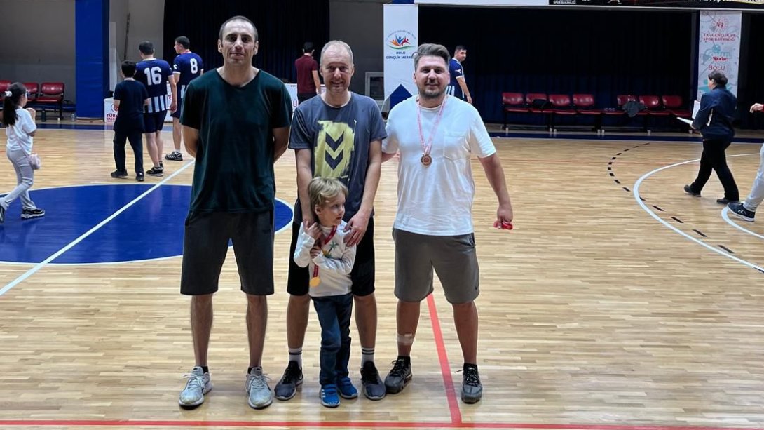   Kurumlar Arası 3x3 Basketbol Turnuvasında Erkek ve Kadın Basketbol Takımlarımız Şampiyon Oldu