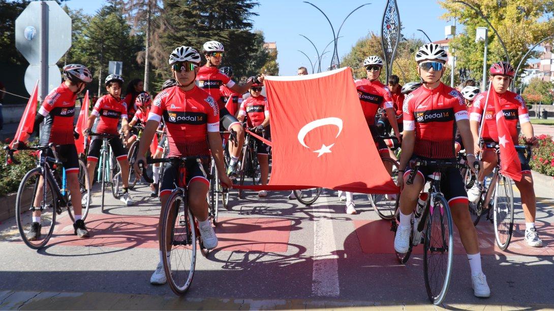 Pedalları 29 Ekim Cumhuriyet Bayramı İçin Çevirdiler 