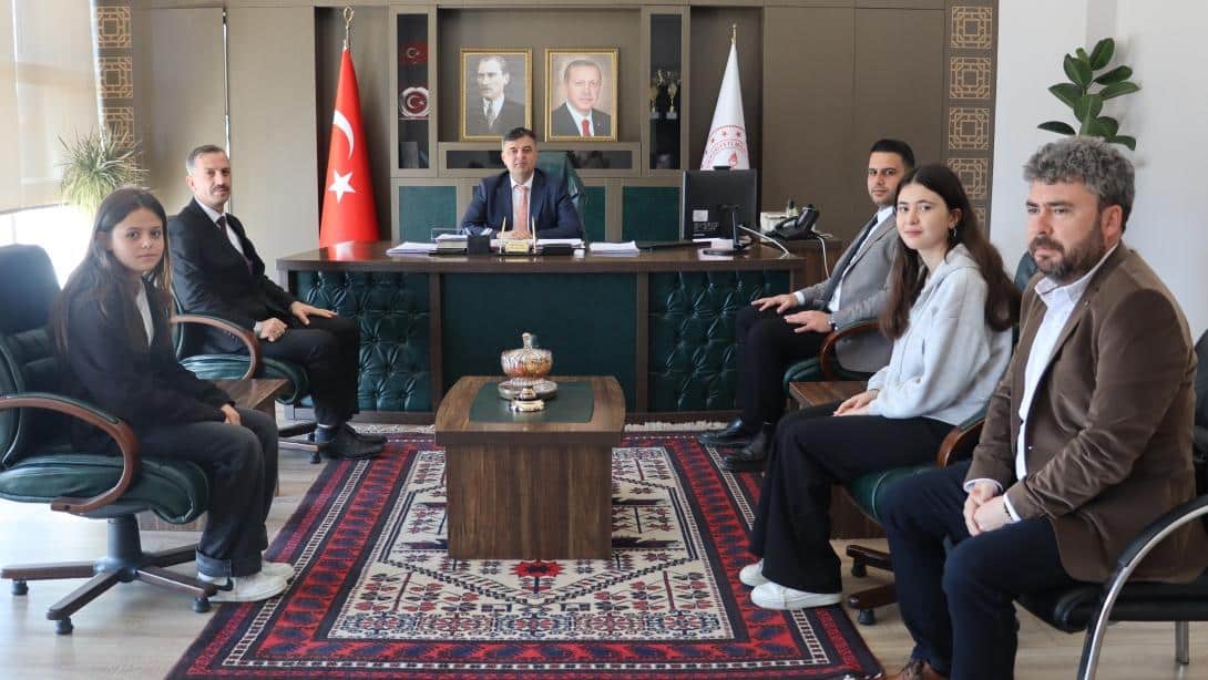 TÜBİTAK Finalleri Öncesi Başarılı Öğrencilerden Ziyaret