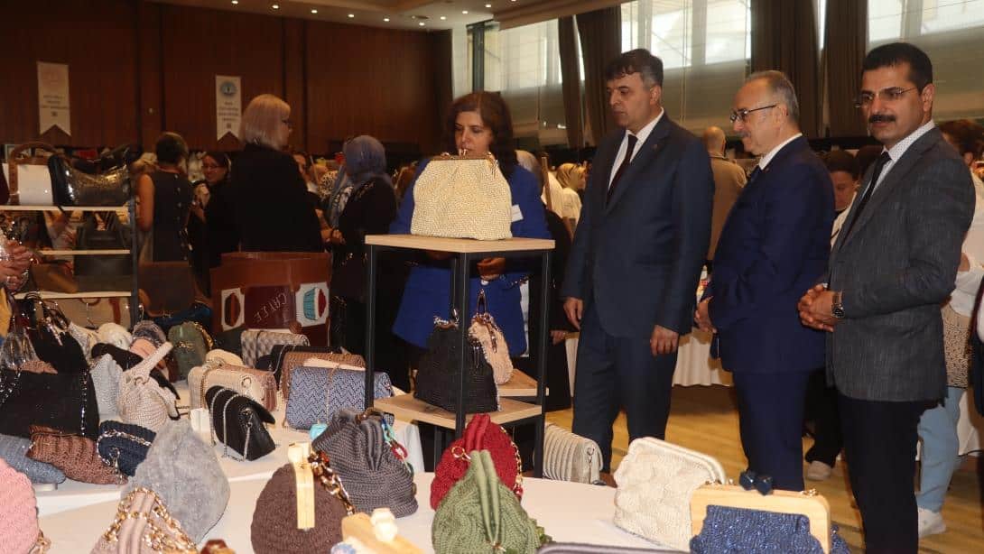 Hayat Boyu Öğrenmenin Ürünü El Emeği Eserler Büyük Beğeni Topladı